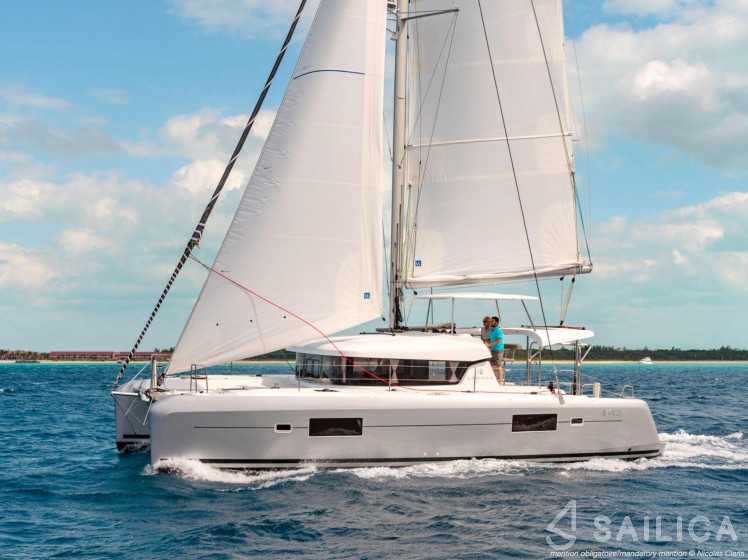Lagoon 42 - Yacht Charter Sailica