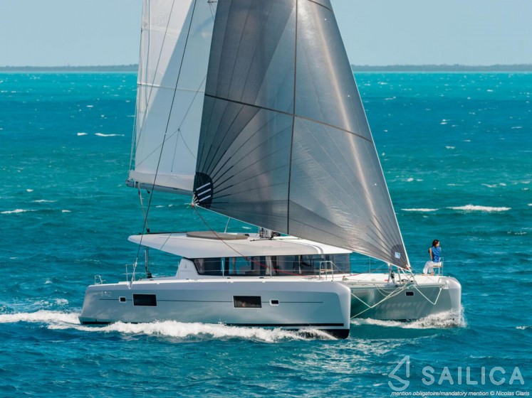 Lagoon 42 - Yacht Charter Sailica