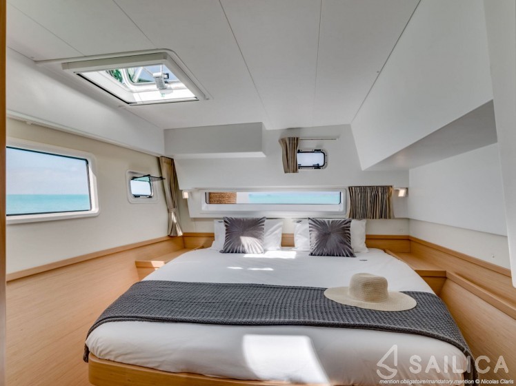 Lagoon 42 - Yacht Charter Sailica
