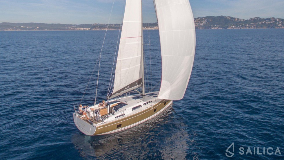 Hanse 418 - Yacht Charter Sailica