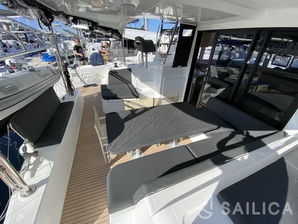Lagoon 42 - Yacht Charter Sailica