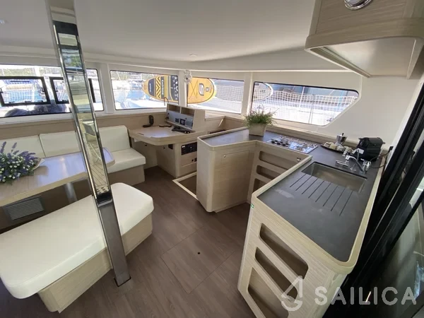 Lagoon 42 - Yacht Charter Sailica