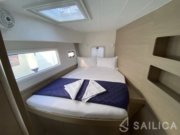 Lagoon 42 - Yacht Charter Sailica