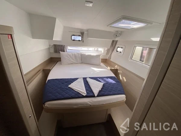 Lagoon 42 - Yacht Charter Sailica