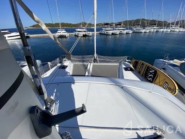 Lagoon 42 - Yacht Charter Sailica