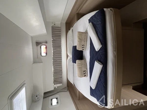 Lagoon 42 - Yacht Charter Sailica