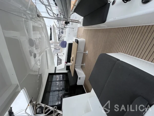 Lagoon 42 - Yacht Charter Sailica