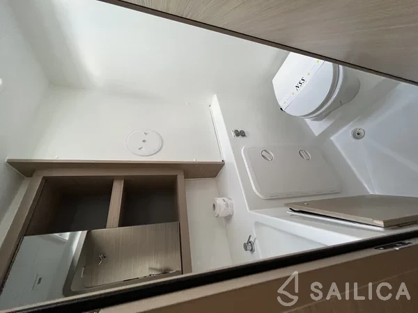 Lagoon 42 - Yacht Charter Sailica