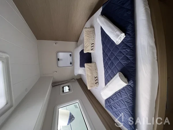Lagoon 42 - Yacht Charter Sailica