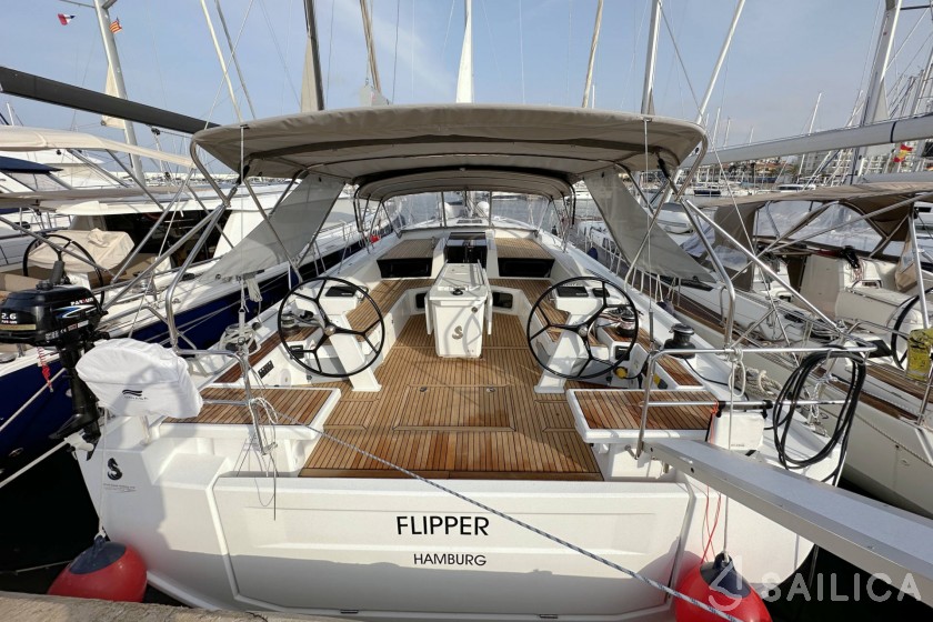 Oceanis 51.1 - Yacht Charter Sailica