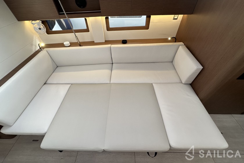 Oceanis 51.1 - Yacht Charter Sailica