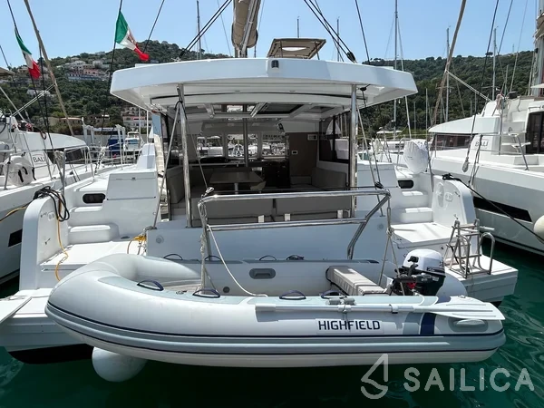 Bali Catspace - Yacht Charter Sailica