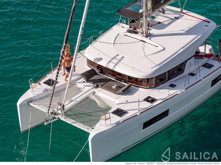 Lagoon 40 - Yacht Charter Sailica