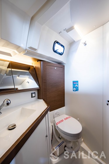 Oceanis 46.1 - Yacht Charter Sailica