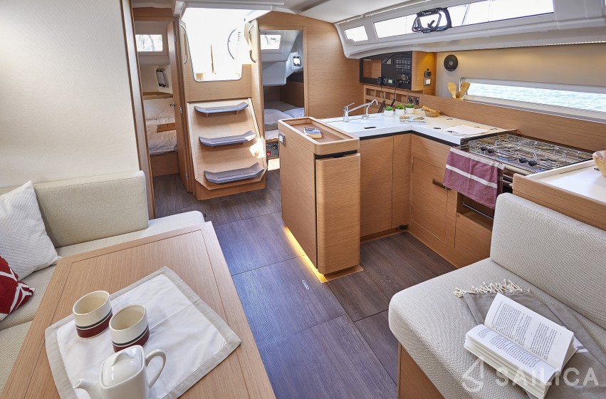 Sun Odyssey 410 - Yacht Charter Sailica