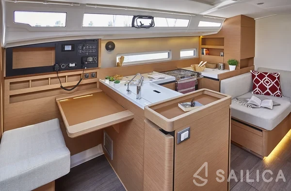 Sun Odyssey 410 - Yacht Charter Sailica