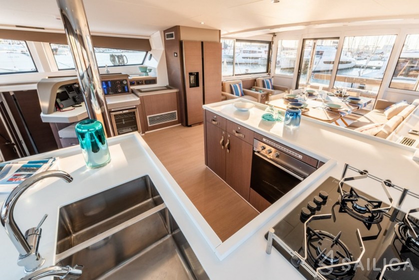 Bali 5.4. - Yacht Charter Sailica