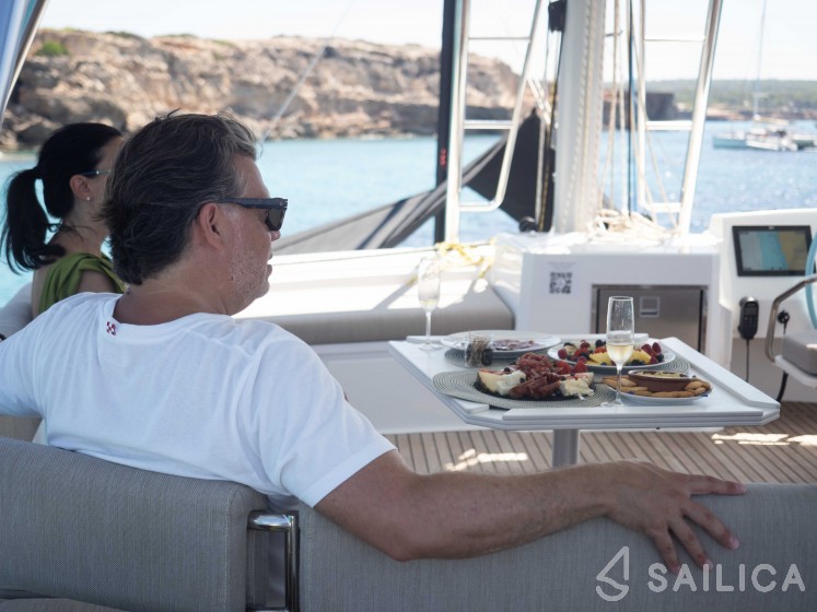 Bali 5.4. - Yacht Charter Sailica