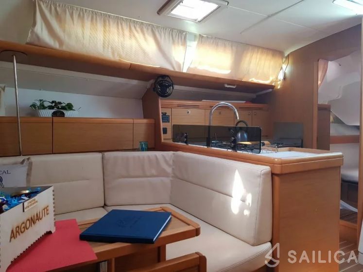 Sun Odyssey 42i - Yacht Charter Sailica