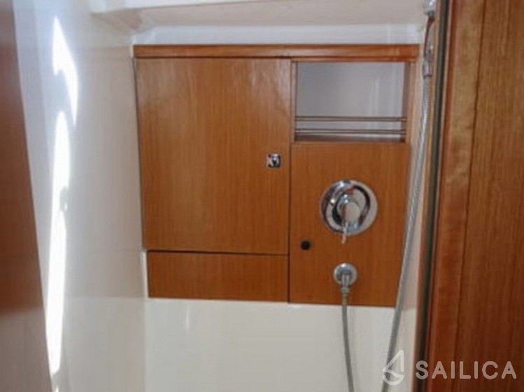 Bavaria 46 Cruiser - Yacht Charter Sailica