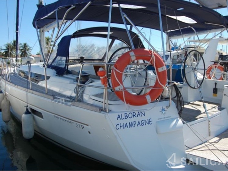 Sun Odyssey 519 - Yacht Charter Sailica