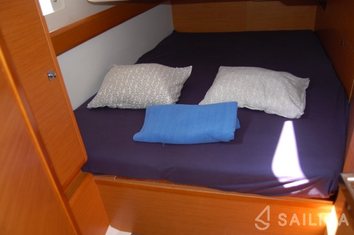 Sun Odyssey 519 - Yacht Charter Sailica