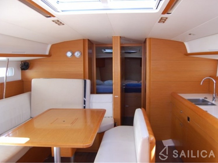 Sun Odyssey 519 - Yacht Charter Sailica