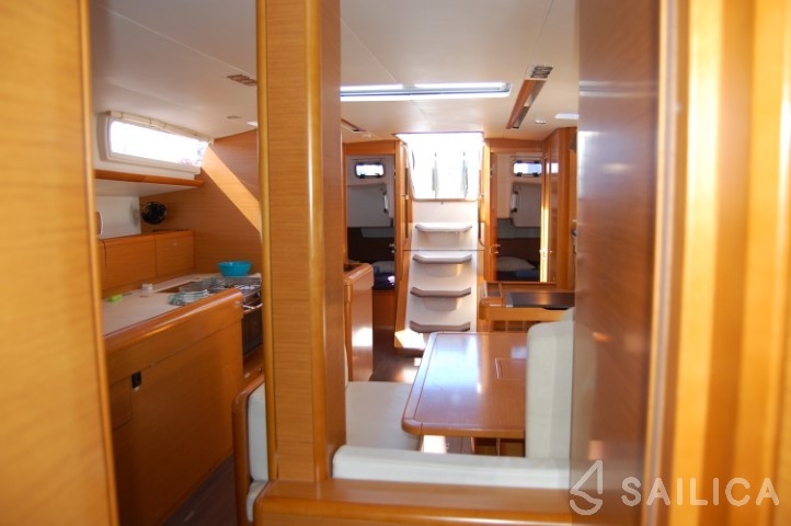 Sun Odyssey 519 - Yacht Charter Sailica