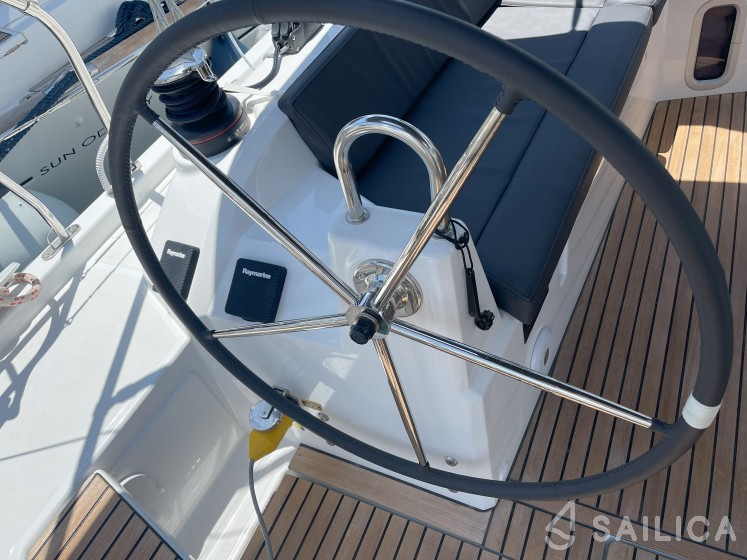 Oceanis 40.1 - Yacht Charter Sailica