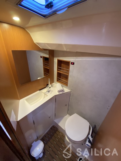 Bavaria C42 - Yacht Charter Sailica