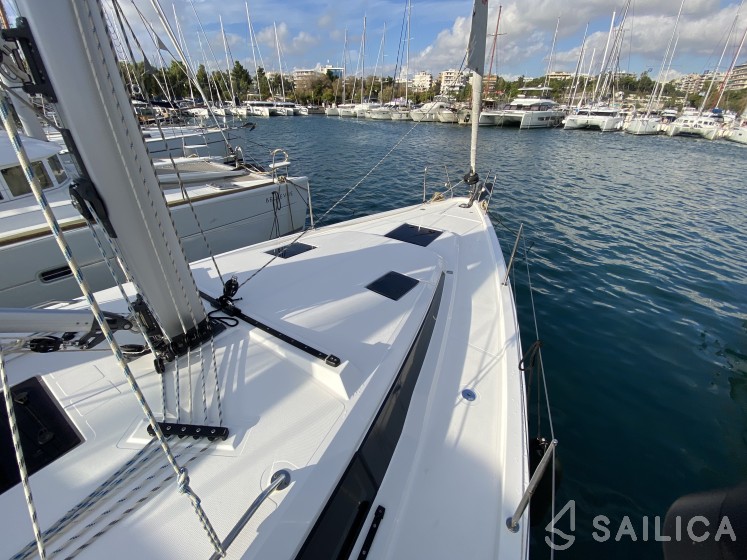 Bavaria C42 - Yacht Charter Sailica