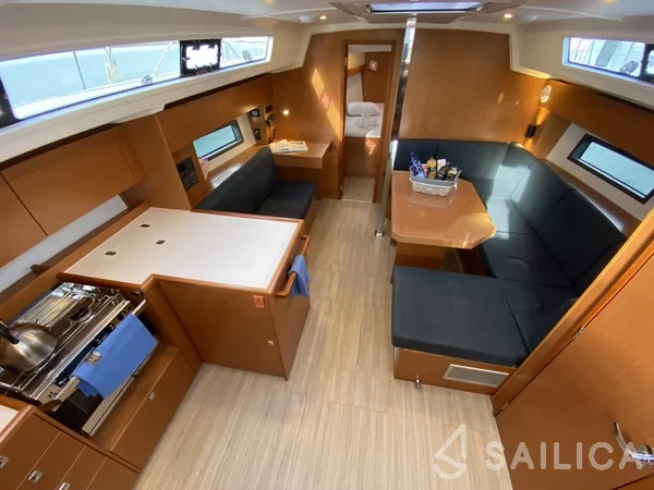 Bavaria C42 - Yacht Charter Sailica