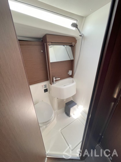 Oceanis 51.1 - Yacht Charter Sailica