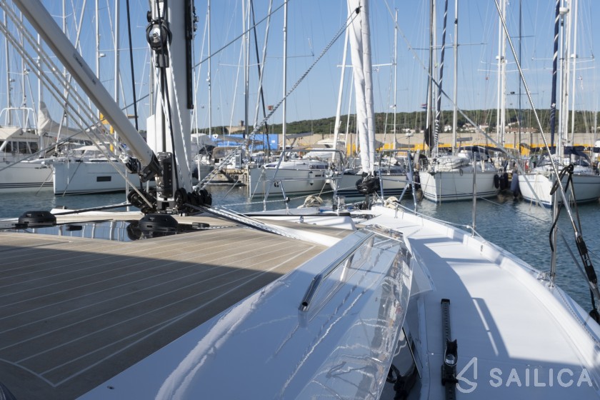 Hanse 460 - Yacht Charter Sailica