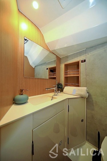 Bavaria C42 - Yacht Charter Sailica