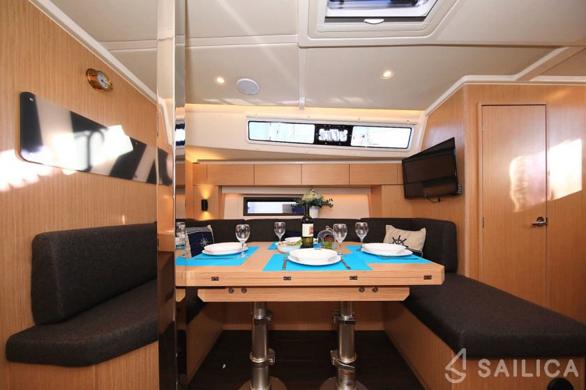 Bavaria C42 - Yacht Charter Sailica