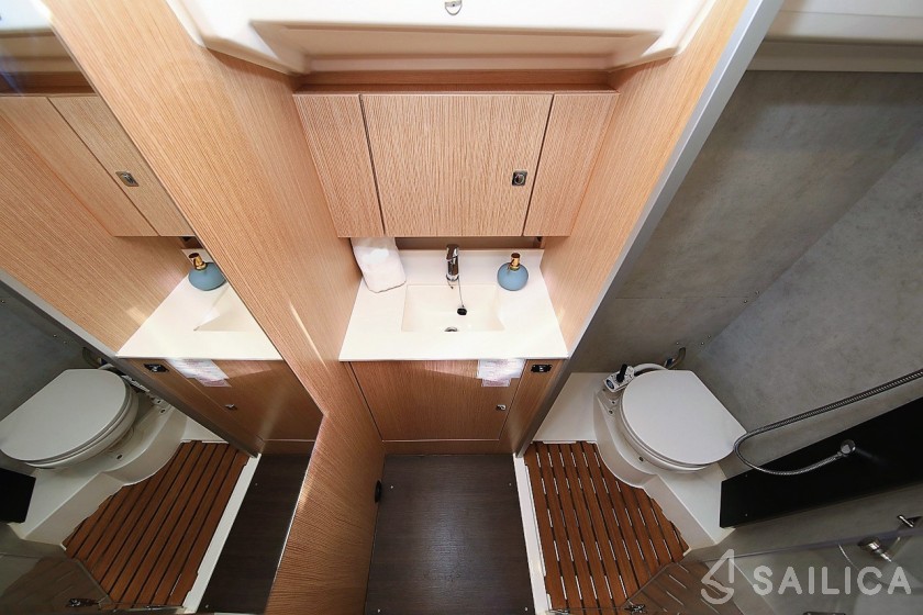 Bavaria C42 - Yacht Charter Sailica