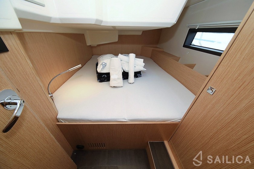 Bavaria C42 - Yacht Charter Sailica