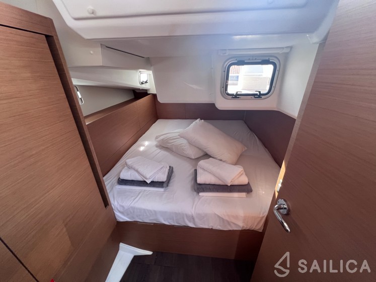 Sun Odyssey 440 - Yacht Charter Sailica