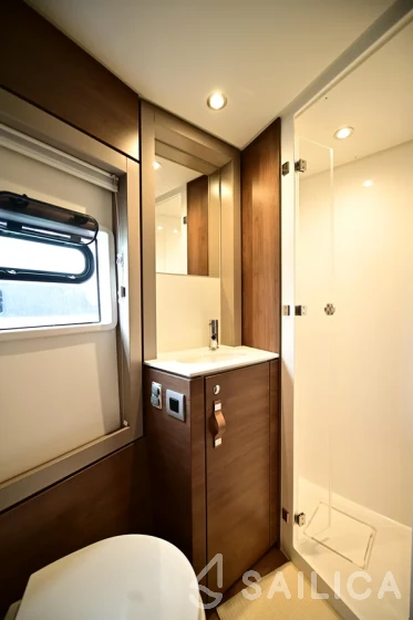 Bali 4.4 - Yacht Charter Sailica