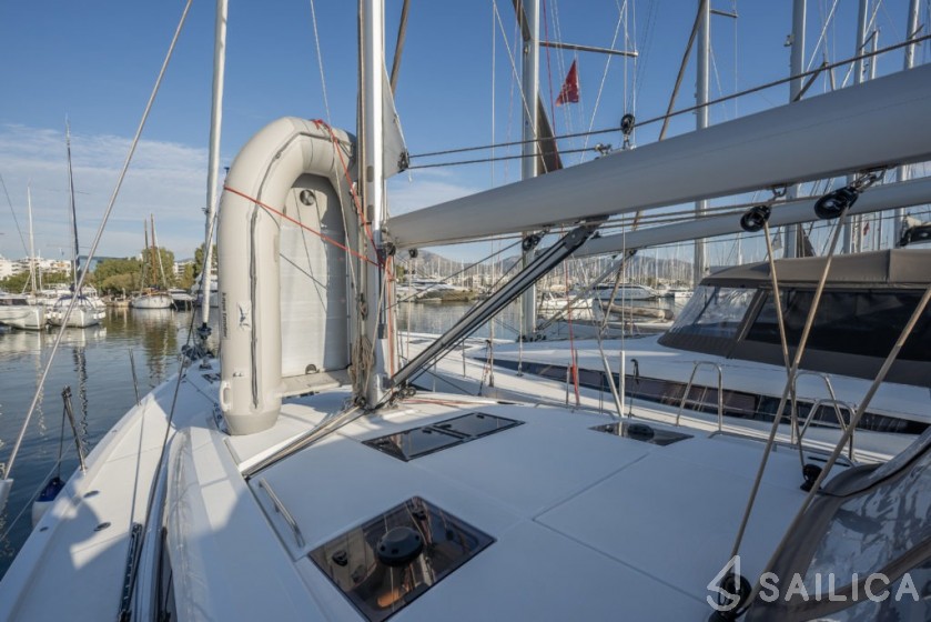 Jeanneau 54 - Yacht Charter Sailica