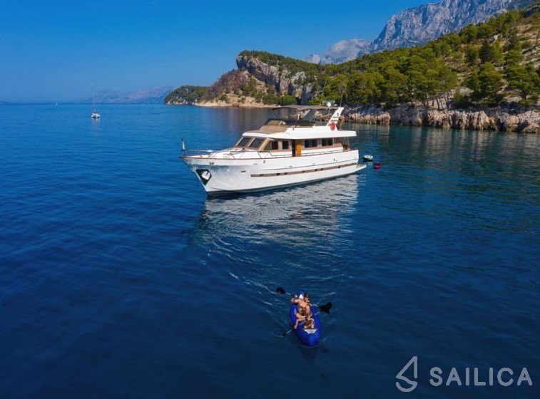 Motoryacht - Yacht Charter Sailica