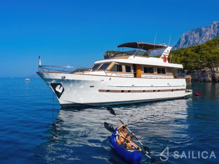 Motoryacht - Yacht Charter Sailica