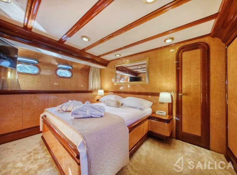 Motoryacht - Yacht Charter Sailica