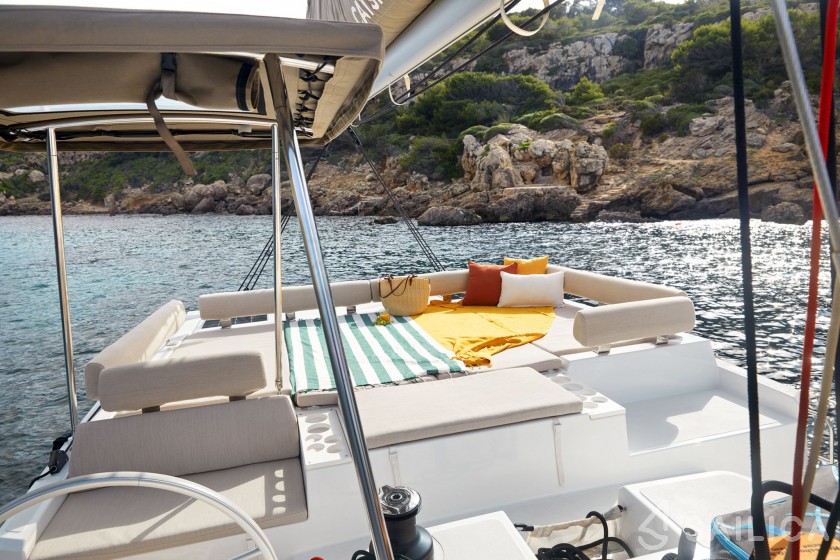 Bali Catspace - Yacht Charter Sailica