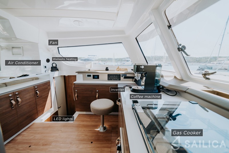 Bali Catspace - Yacht Charter Sailica