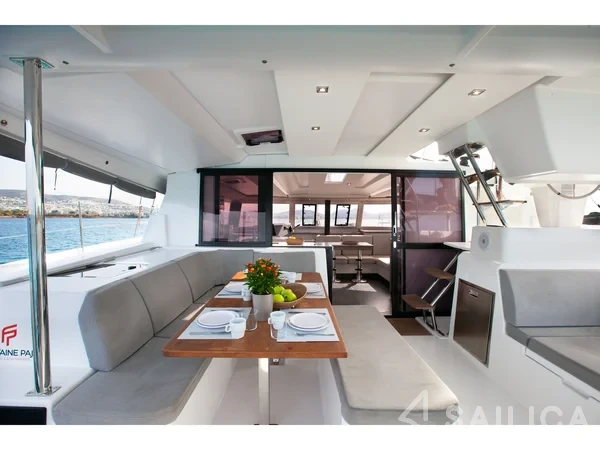 Astréa 42 - Yacht Charter Sailica
