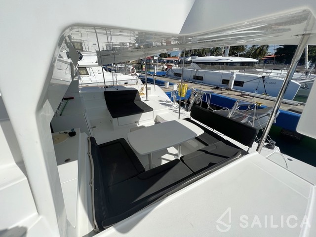 Lagoon 450  Flybridge - Yacht Charter Sailica