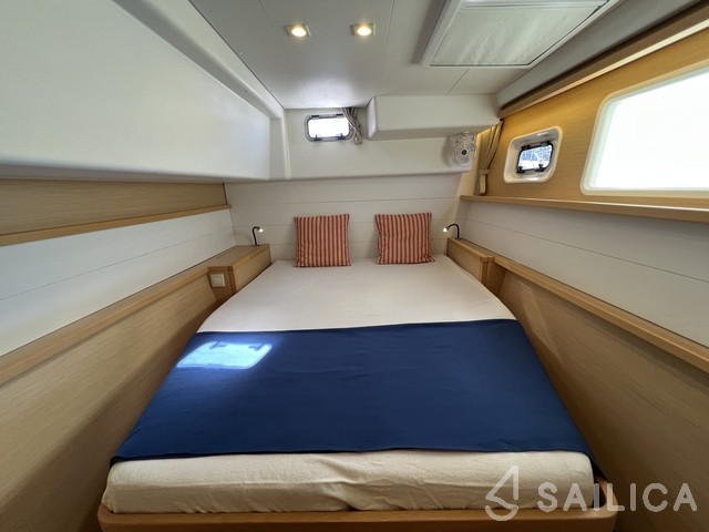 Lagoon 450  Flybridge - Yacht Charter Sailica