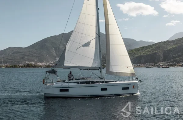 Bavaria C38 - Yacht Charter Sailica